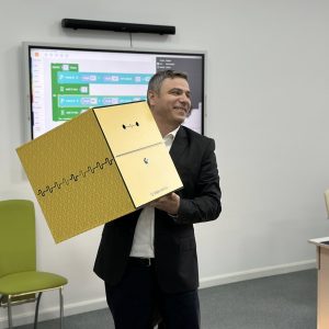 Vizită de la Shape Robotics