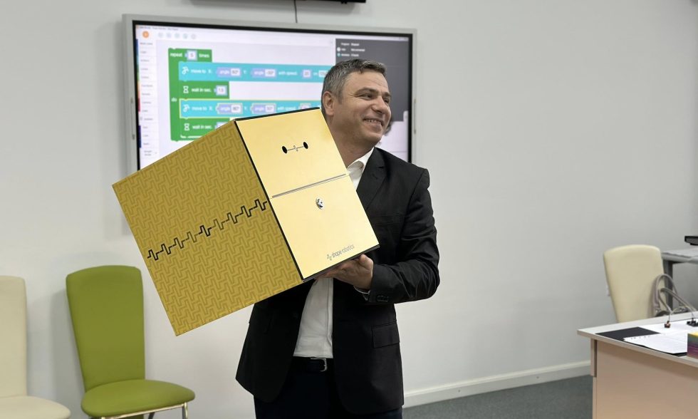 Vizită de la Shape Robotics